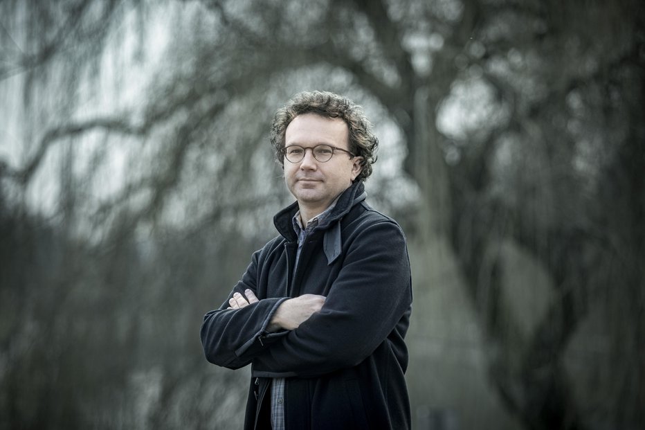 Fotografija: Sašo Dolenc, fizik, filozof, urednik, pisatelj, prevajalec in novinar. FOTO: Voranc Vogel, Delo