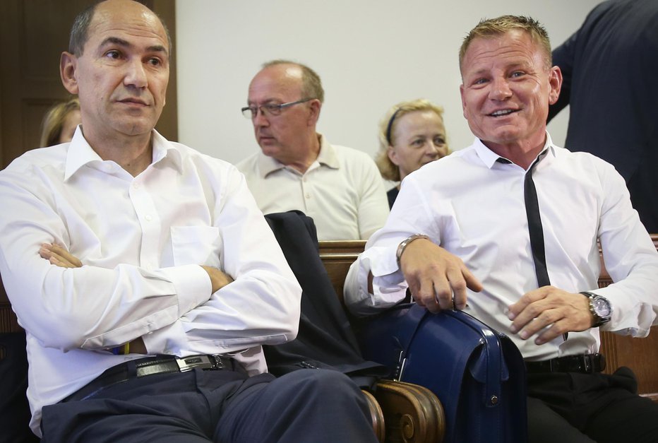 Fotografija: Janez Janša in Franci Matoz med obravnavo na okrožnem sodišču v Ljubljani, 7. julija 2014. FOTO: Jure Eržen, Delo