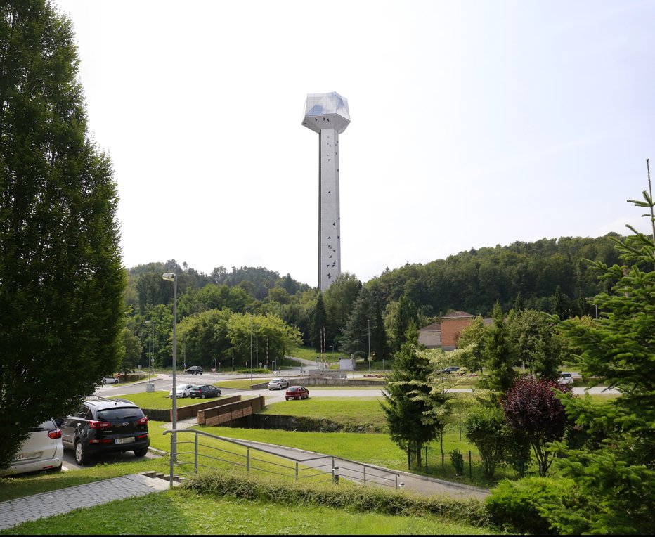 Fotografija: Stolp Kristal naj bi bil najvišji objekt v Sloveniji. FOTOgrafije: Rogaska-slatina.si