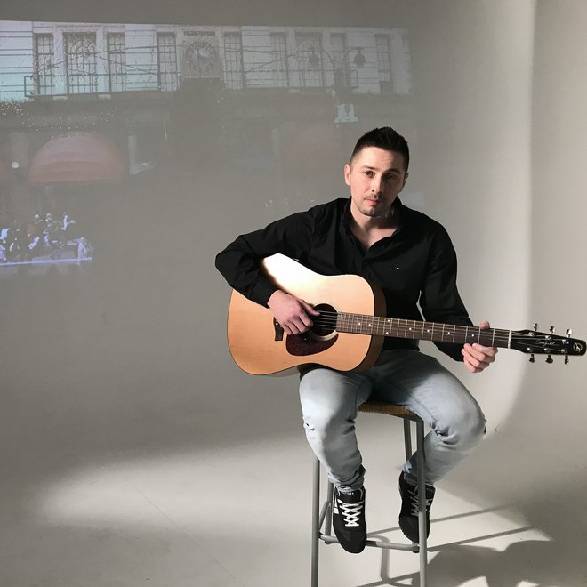Sin Daniela Popovića si želi, da bi mu uspelo na slovenski glasbeni sceni.