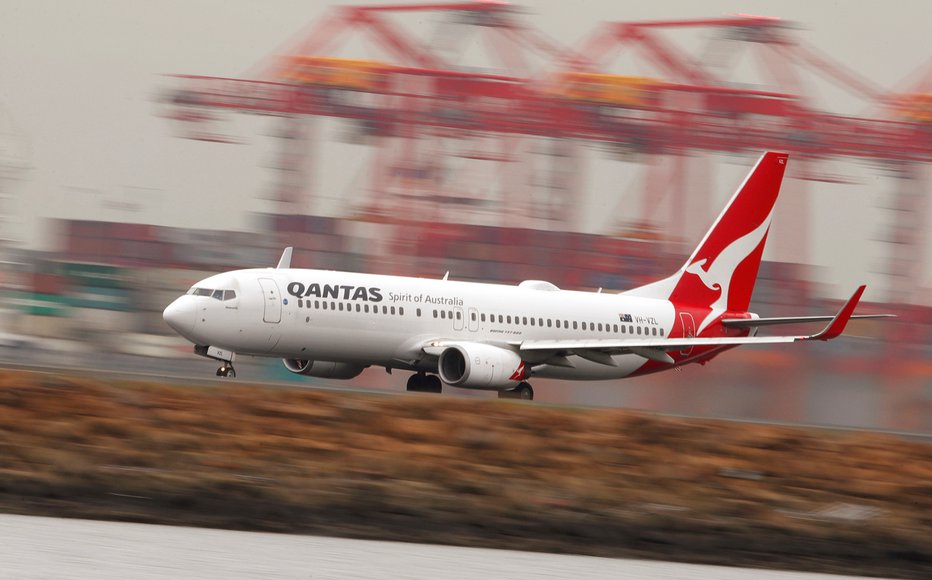 Fotografija: Qantasov boeing 737-800 (arhivska fotografija). FOTO: Daniel Munoz, Reuters