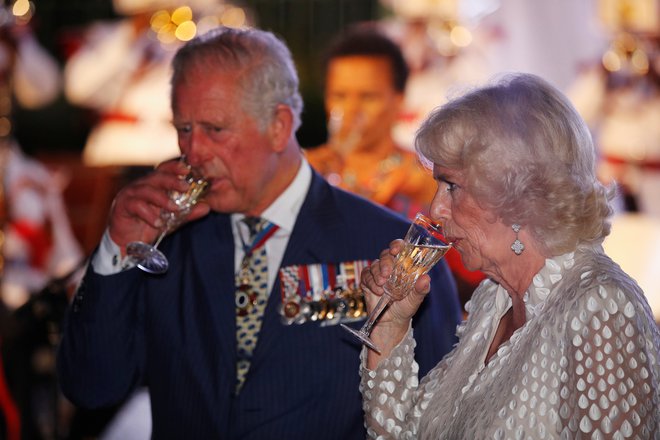 Lani sta se na uradnem obisku tam mudila princ Charles in Camilla. FOTO: Phil Noble/Reuters