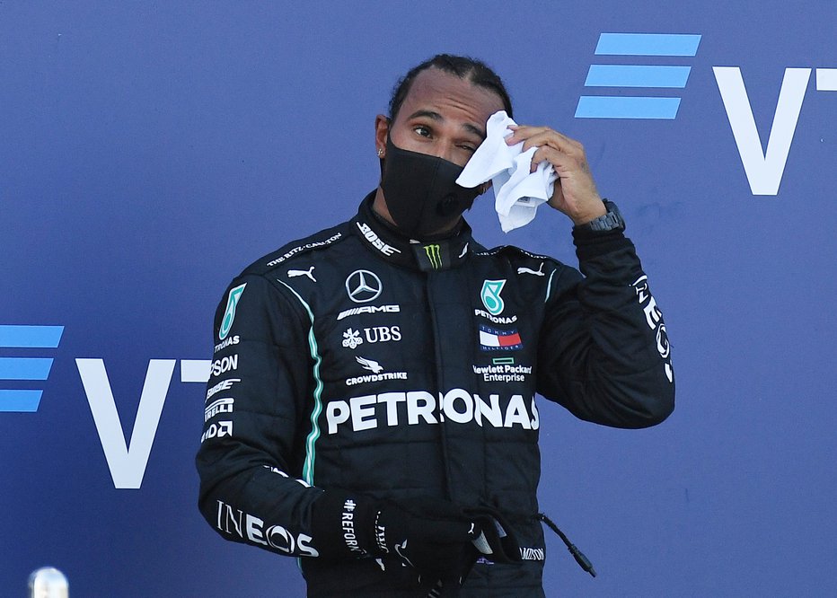 Fotografija: Lewis Hamilton se je zaradi kazni spotil. FOTO: Kiril Kudrjavcev/Reuters