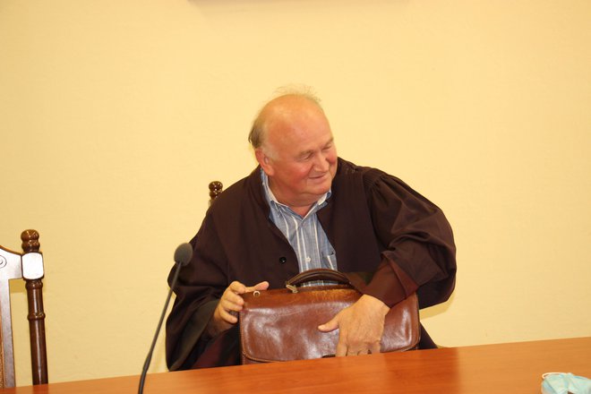 Odvetnik Milan Krstić: »Antonio Budački je končno dojel, da ga besedni dvoboji s policisti vedno peljejo v pripor.«