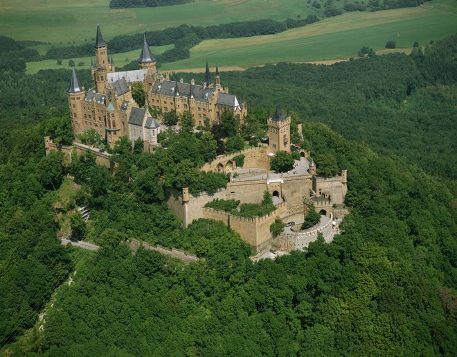 Dvorec Hohenzollern, nekoč sedež nemške vladajoče družine FOTO: Jupiterimages/getty Images