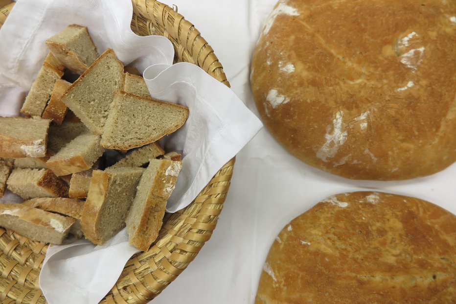 Fotografija: Domači kruh, kakršnega speče Vijoleta Smolej.