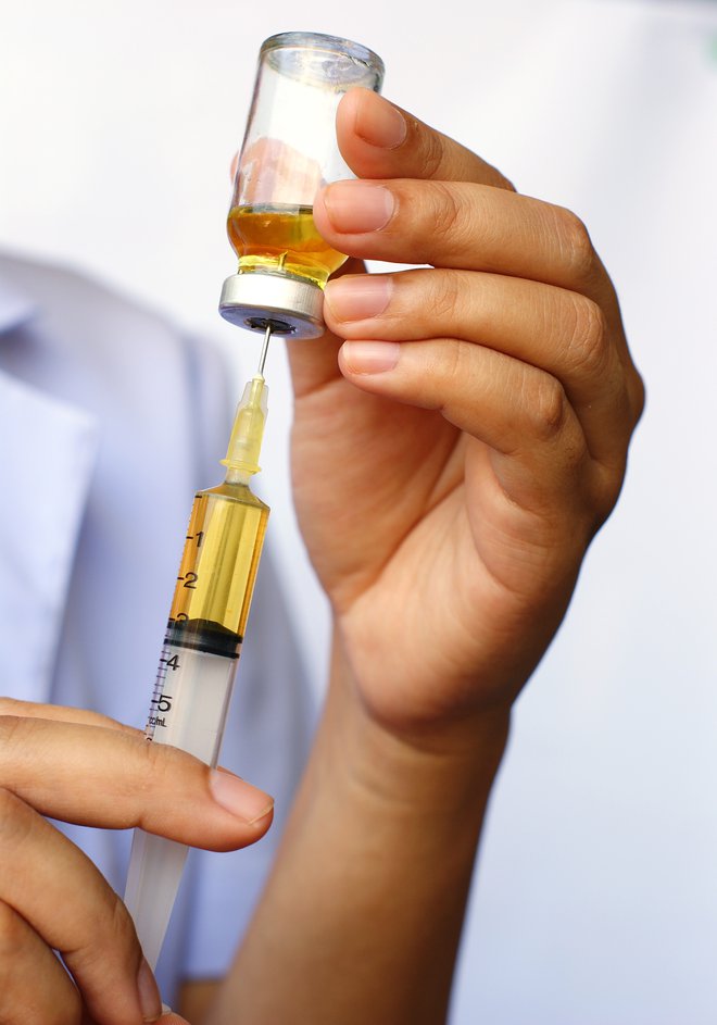 Vprašanje je, ali bodo lahko proizvedli dovolj cepiva za vse. FOTO: Shutterstock Photo