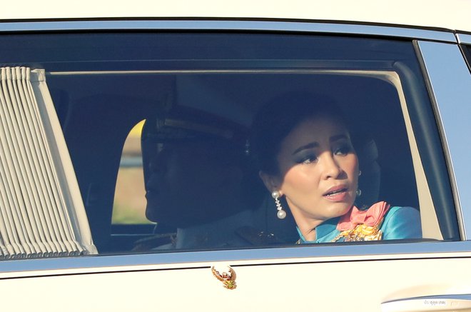 Kraljico je dogajanje močno vznemirilo. FOTO: Jorge Silva/Reuters