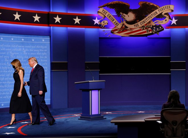 Zadnje predsedniško soočenje Trump : Biden, kamor je predsednika ZDA pospremila Melania Trump. FOTO: Mike Segar, Reuters