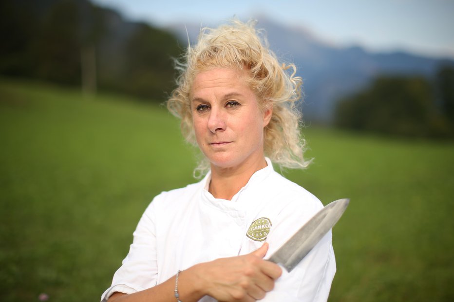 Fotografija: Ana Roš, svetovno znana kuharska mojstrica, šefica kuhinje v restavraciji Hiša Franko. FOTO: Jure Eržen, Delo