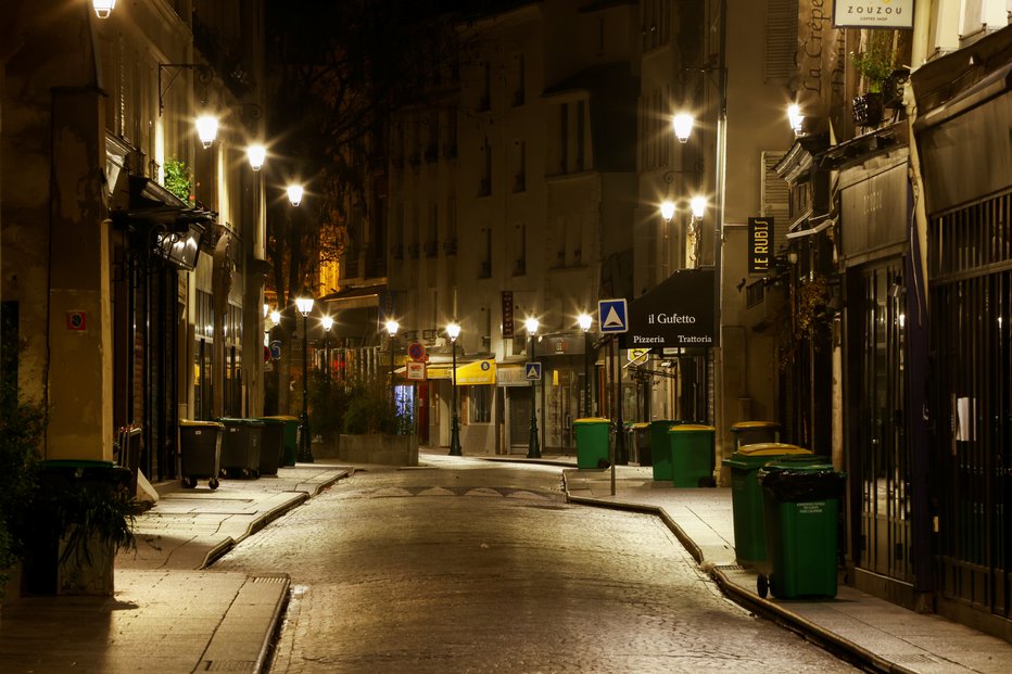 Fotografija: Prazne ulice Pariza. FOTO: Christian Hartmann, Reuters