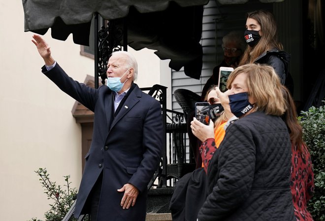 Joe Biden je obiskal svojo rojstno hišo. FOTO: Kevin Lamarque, Reuters