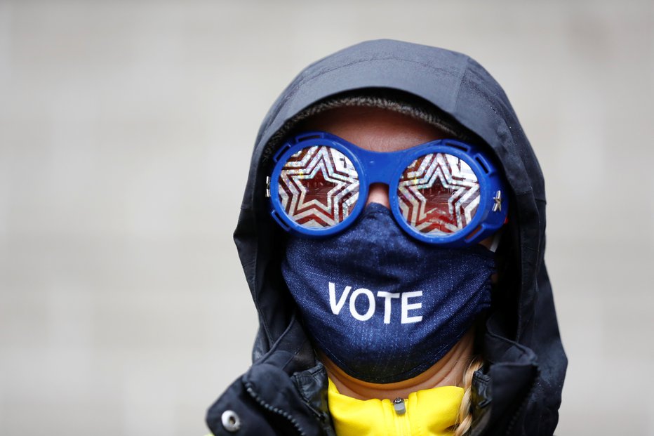 Fotografija: Cesia Kearns na volišču v Seattlu. FOTO: Lindsey Wasson, Reuters