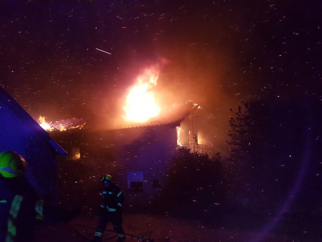 Zagorelo je v dimniku in se hitro razširilo po hiši. FOTO: PGD Zgornja Bistrica