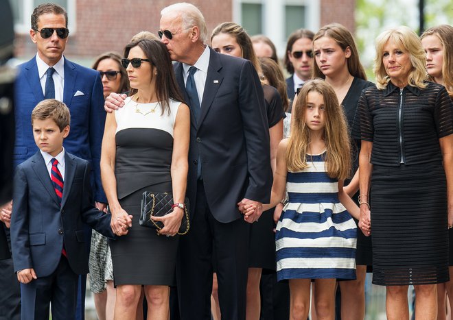 Joe Biden je leta 2015 pokopal še svojega sina Beauja. FOTO: Bryan Woolston, Reuters