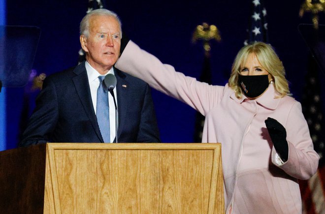 Joe Biden z ženo. FOTO: Brian Snyder, Reuters