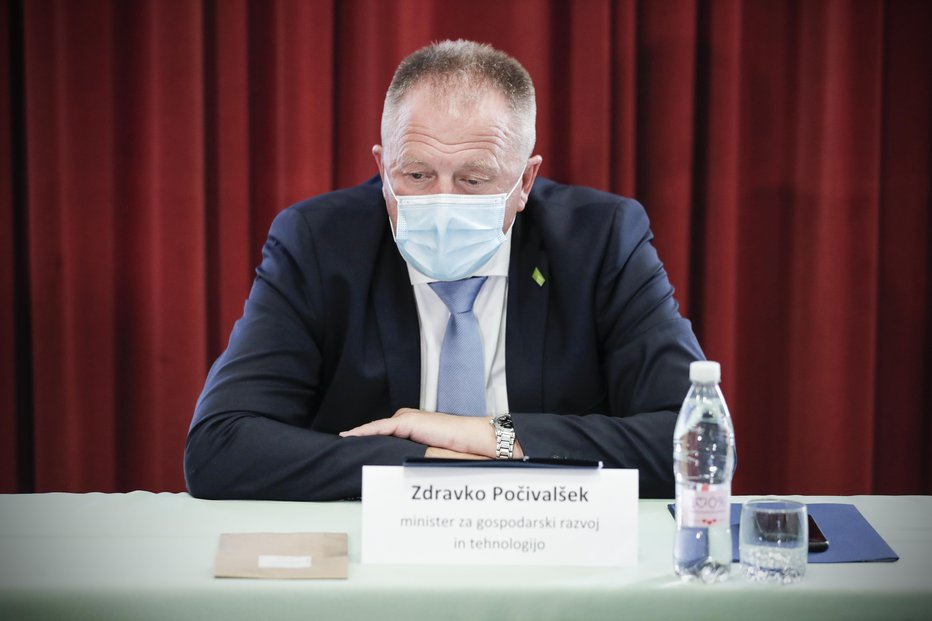 Fotografija: Zdravko Počivalšek, podpredsednik vlade in minister za gospodarski razvoj in tehnologijo. FOTO: Uroš Hočevar, Delo