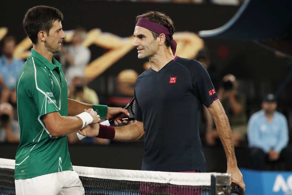 Fotografija: Roger Federer (desno) pogreša razburljive dvoboje z Novakom Đokovićem (levo). FOTO: Issei Kato/Reuters