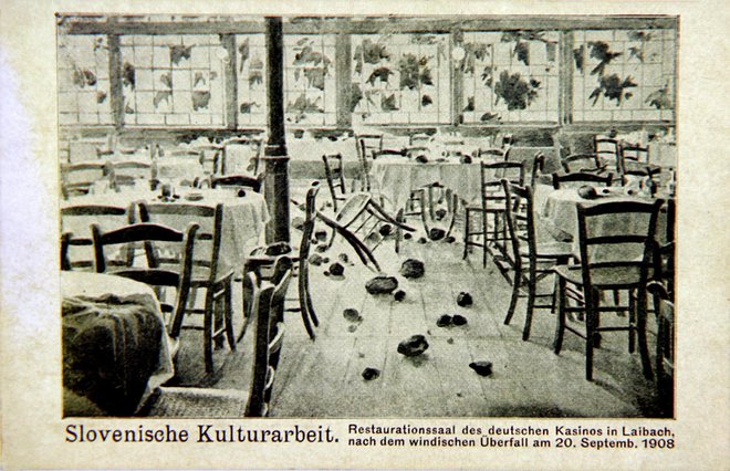 Nemci so tiskali posebne propagandne razglednice, ki kažejo razbito notranjost restavracije v Kazini. FOTO: Iz Knjige Pozdrav Iz Ljubljane