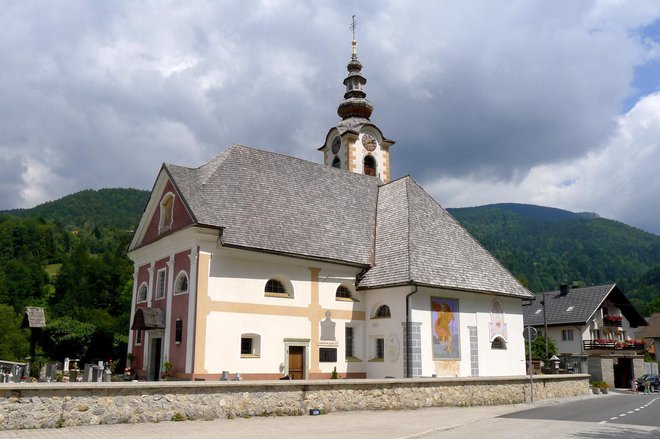 Cerkev v Lomu Fotografije: Primož Hieng