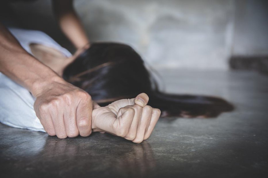 Fotografija: Družinsko nasilje. FOTO: Tinnakorn Jorruang, Shutterstock