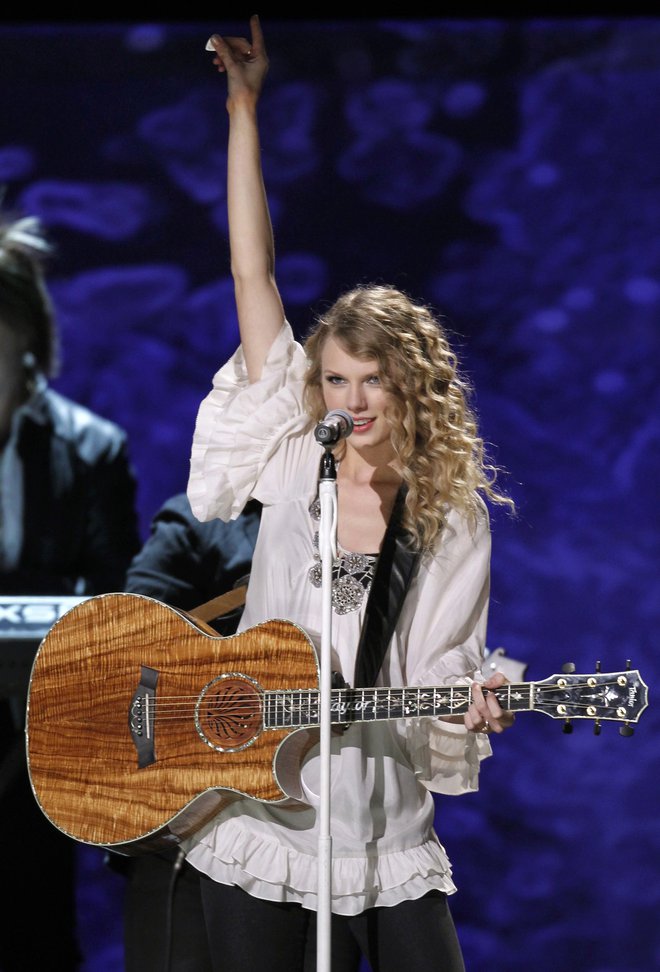 Skorajda ne mine leto, da si Taylor Swift ne bi prislužila nominacije za grammyja. FOTO: Mike Blake/Reuters