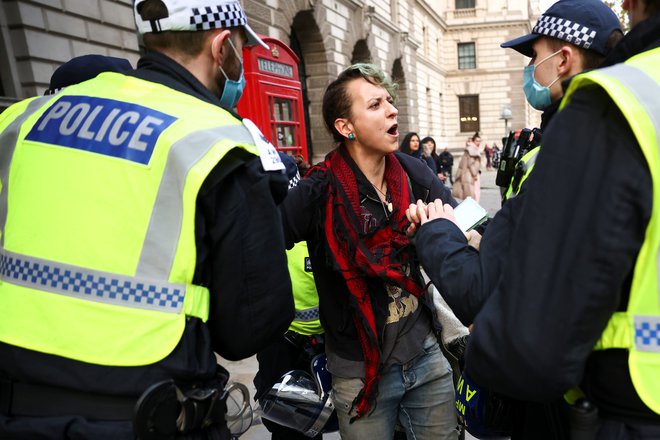 Protesti v Londonu. FOTO: Henry Nicholls, Reuters