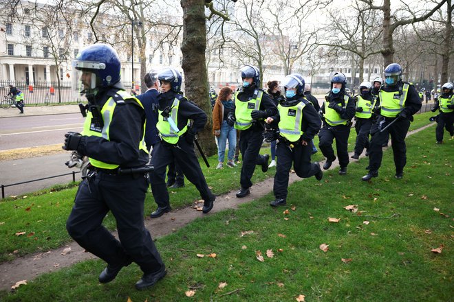 Protesti v Londonu. FOTO: Henry Nicholls, Reuters