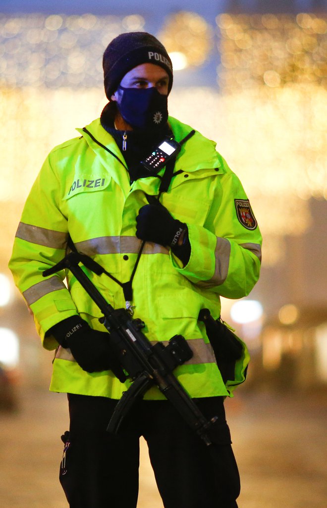 Policija je zastražila mesto. FOTO: Thilo Schmuelgen, Reuters