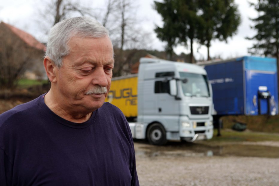 Fotografija: Marko Zupančič je vozil kamion in odplačeval dolgove, dokler ga vid ni izdal. Foto: Igor Mali