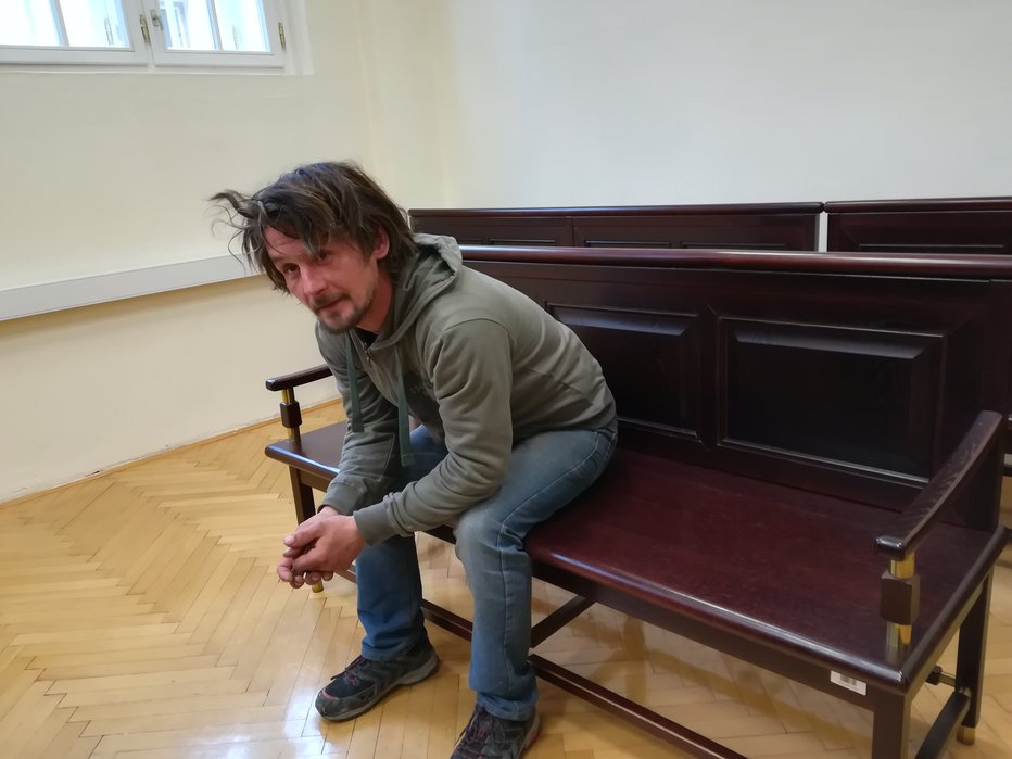 Fotografija: Jože Hajšen je bil na sodišču obupan. FOTO: Tanja Jakše Gazvoda