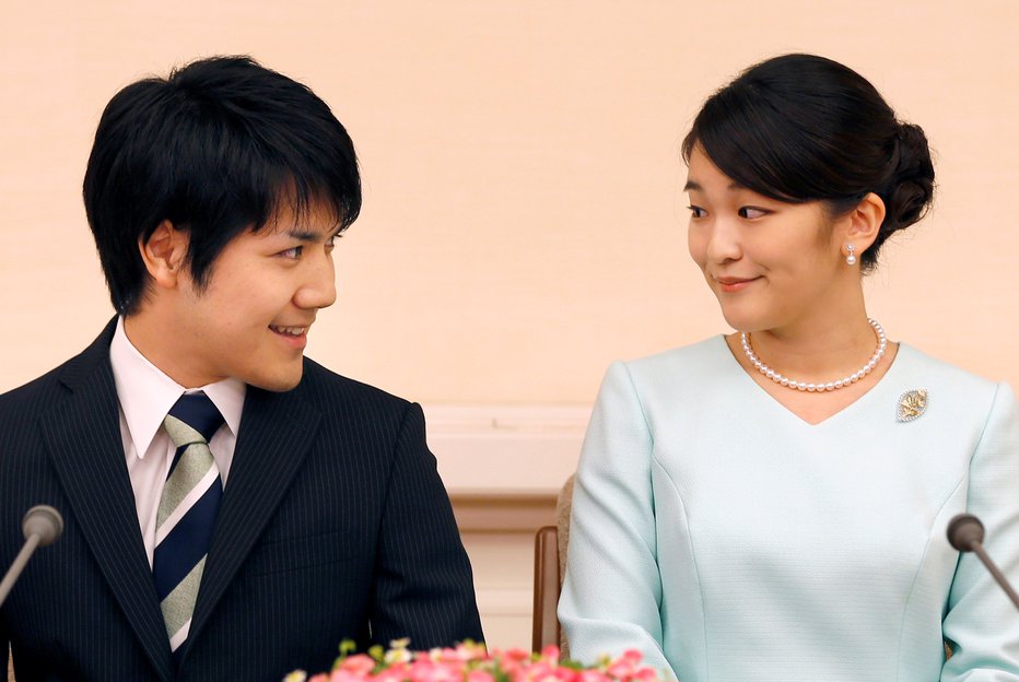 Fotografija: Princesa Mako in Kei Komuro sta septembra javnosti razkrila, da sta zaročena. FOTO: Reuters