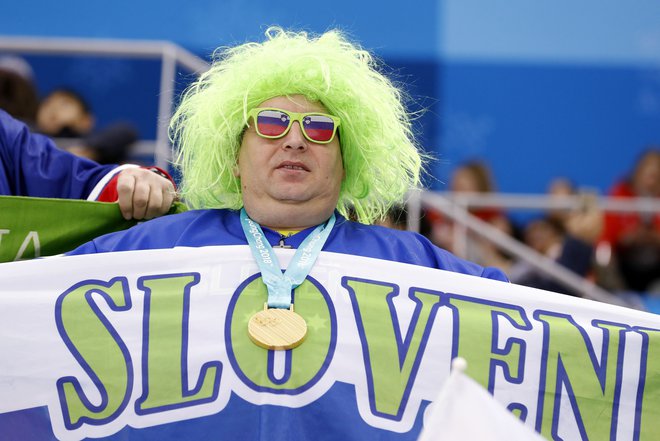 Slovenska izbrana vrsta ima ob sebi zveste navijače. FOTO: Reuters