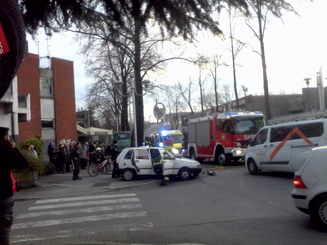 Nesreča na Cankarjevi ulici v Novi Gorici. FOTO: Elija, bralec poročevalec