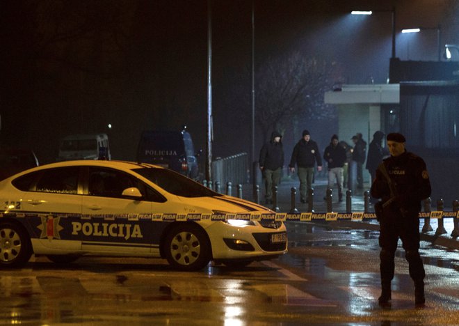 Bombni napad v Podgorici. FOTO: Reuters