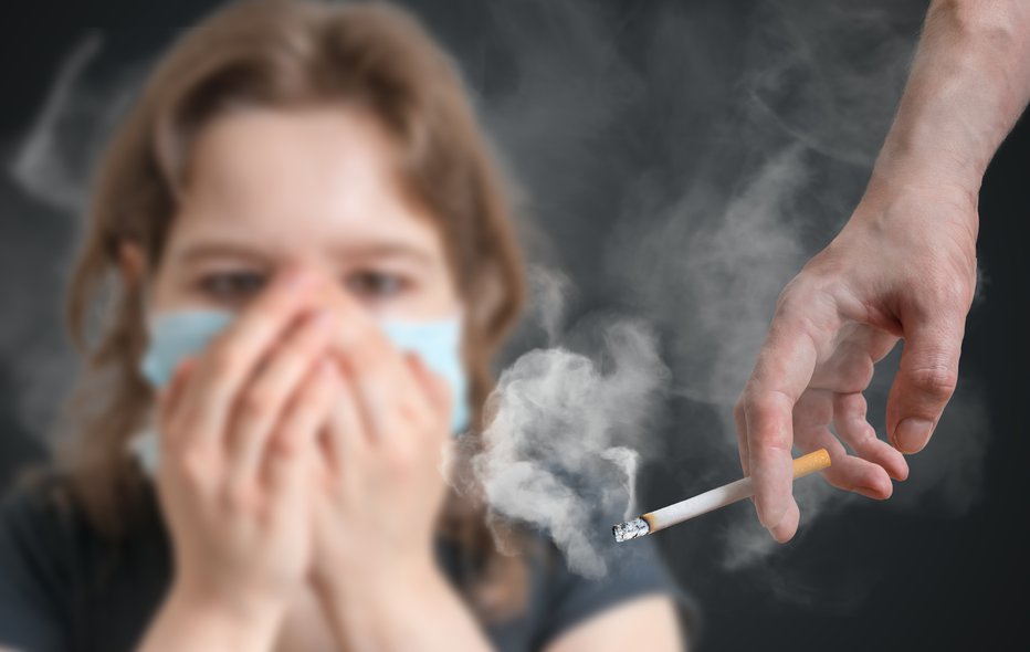 Fotografija: Delci (dim cigaret, sveč, kadil, prikurjenju itd.) sodijo med najbolj škodljivaonesnaževalanotranjega zraka. FOTO: Guliver/thinkstock Getty Images/istockphoto