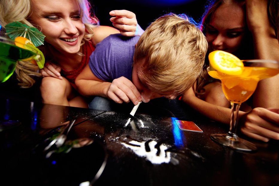 Fotografija: Droge dolgoročno ne koristijo spolnemu življenju. FOTO: Getty Images/Istock