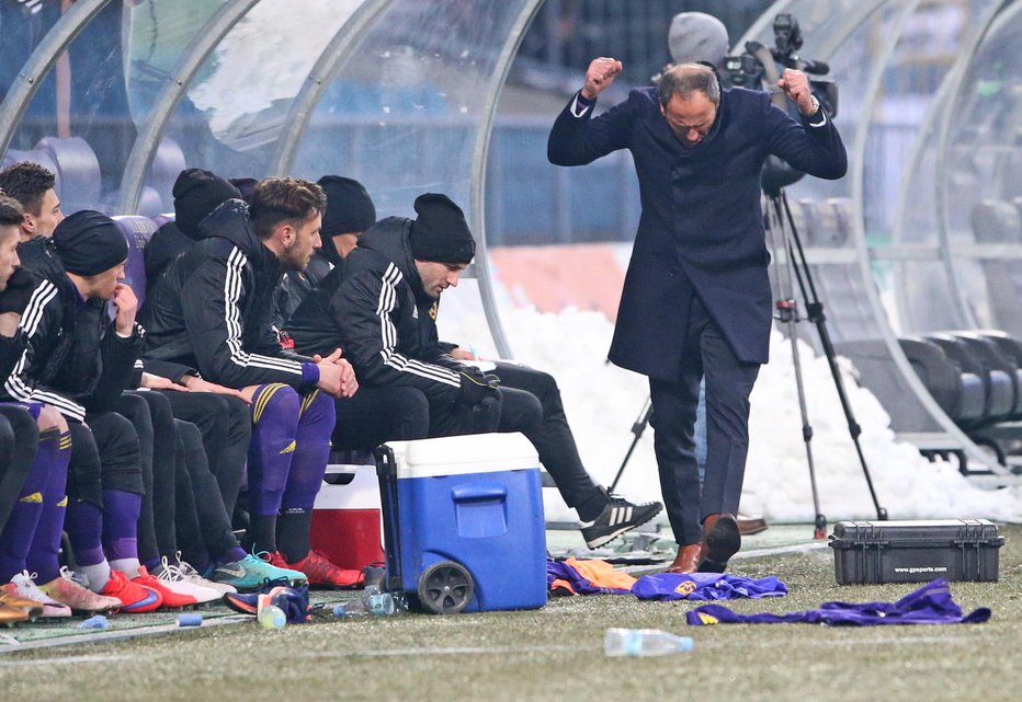 Fotografija: Trener Maribora Darko Milanič nima razloga za zadovoljstvo. FOTO: Tadej Regent/Delo
