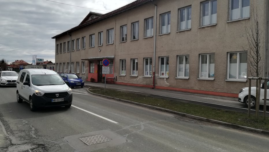 Fotografija: Mariborska izpostava waldorfske šole ima prostore v Valvasorjevi ulici, kjer je bila nekdaj srednja prometna šola.