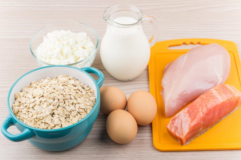 Fotografija: Telo na pomanjkanje beljakovin v prehrani opozarja z različnimi znaki. FOTO: Thinkstock