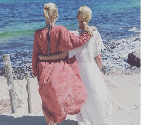 Fotografija: Nataša Bekvalac s sestro. FOTO: Instagram