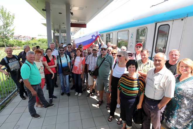 V Mursko Soboto so prišli z vlakom tudi bralci Slovenskih novic. FOTO: Igor Mali