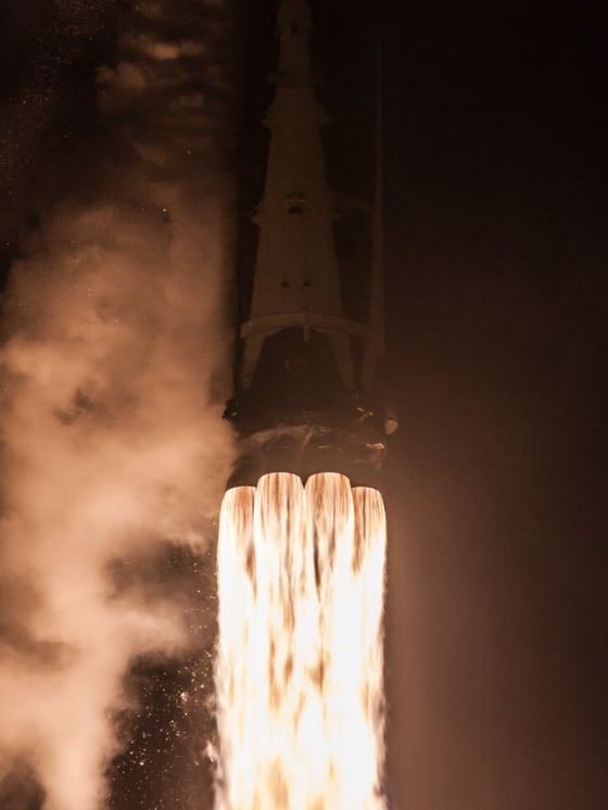 SpaceX je preložil turistične polete okoli lune. FOTO: Twitter