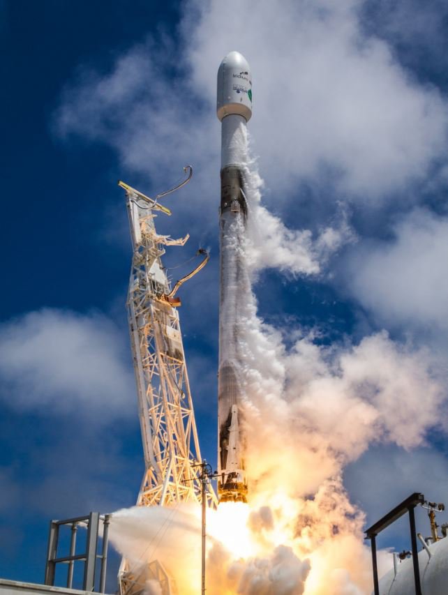 Fotografija: SpaceX je preložil turistične polete okoli lune. FOTO: Twitter
