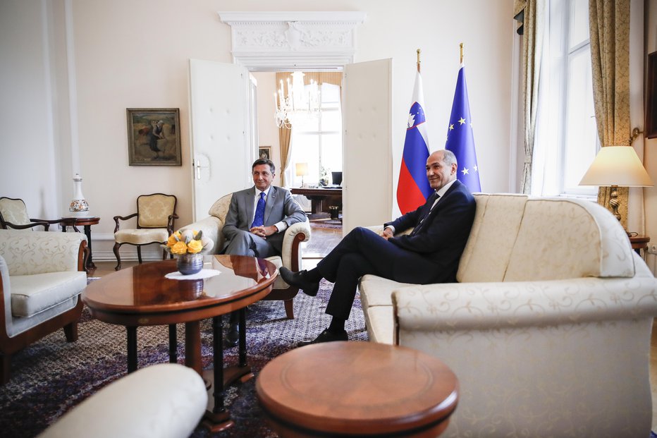 Fotografija: Borut Pahor, predsednik Republike Slovenije, in Janez Janša, predsednik SDS, med pogovori o sestavi nove vlade RS. FOTO: Uroš Hočevar, Delo