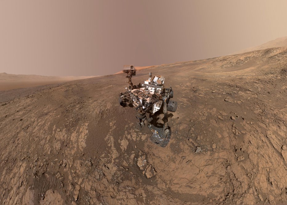 Fotografija: Nasin rover Curiosity je našel dokaze o možnosti obstoja življenja. Foto: AP