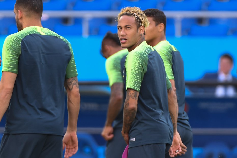 Fotografija: Neymar z novo pričesko. FOTO: AP