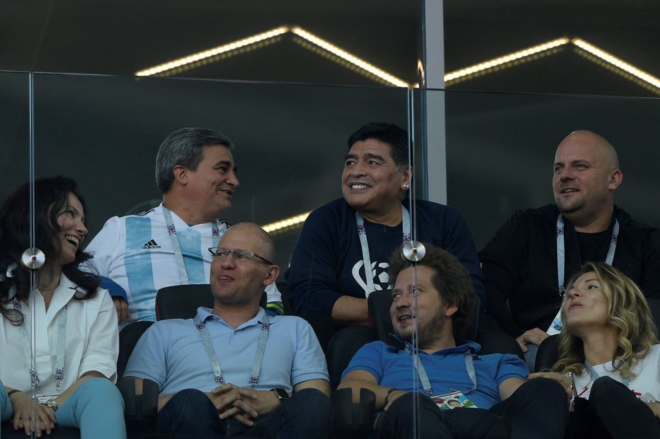 Fotografija: Diego Maradona in njegova škodljiva razvada. FOTO: AP