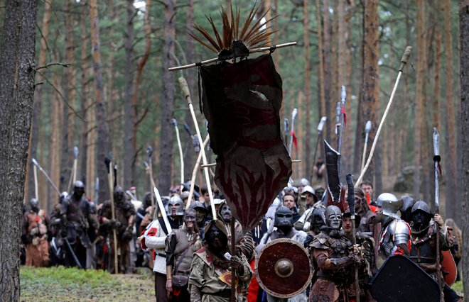 Dobivajo se v gozdu severno od Prage. FOTO: Reuters