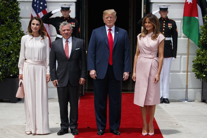 Jordanski kralj Abdul z ženo Ranio ter ameriški predsednik Donald Trump in Melania so se srečali že drugič v dveh letih. FOTO: AP